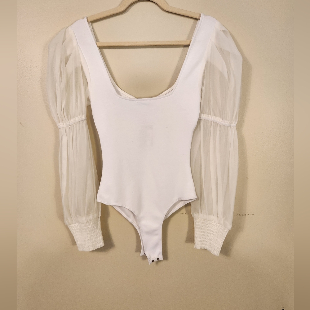 NWT Vestique Renee Bodysuit White Sheer Sleeve Size Small
